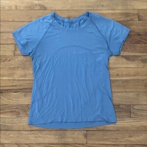 Woman’s Lululemon Swiftly Tech Tee Shirt 2.0 waist Length